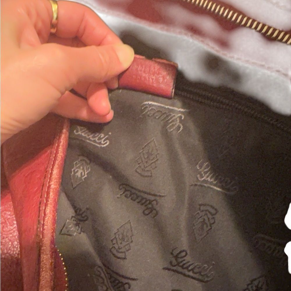 Spacious Red Tote Bag With Structured Design - image 6